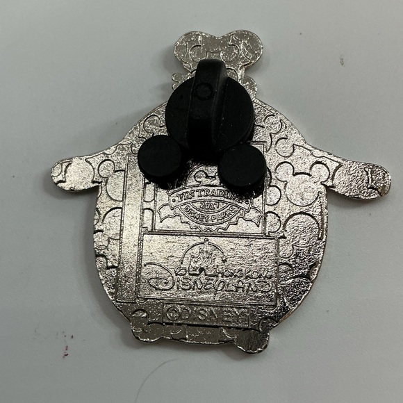 2017 DISNEY STORES HONG KONG UFUFY GOOFY COLLECTIBLE ENAMEL LAPEL PIN - Picture 2 of 2